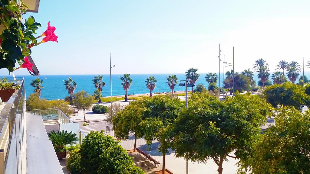 Alexandra'S Beach-Port Badalona Kültér fotó
